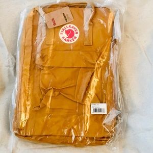 Fjällräven Canvas 17” Laptop Backpack -Acorn NWT